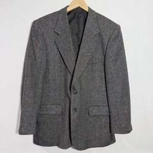 Bert Pulitzer Men's Wool/Camel Hair Herringbone Two
Button Sport Coat Size 40R